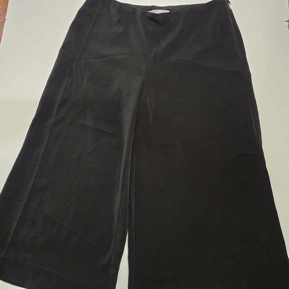 White House Black Market Pants - White‎ House Black Market Fluid Wide Leg High Rise Shorts Size 2  Black Pants